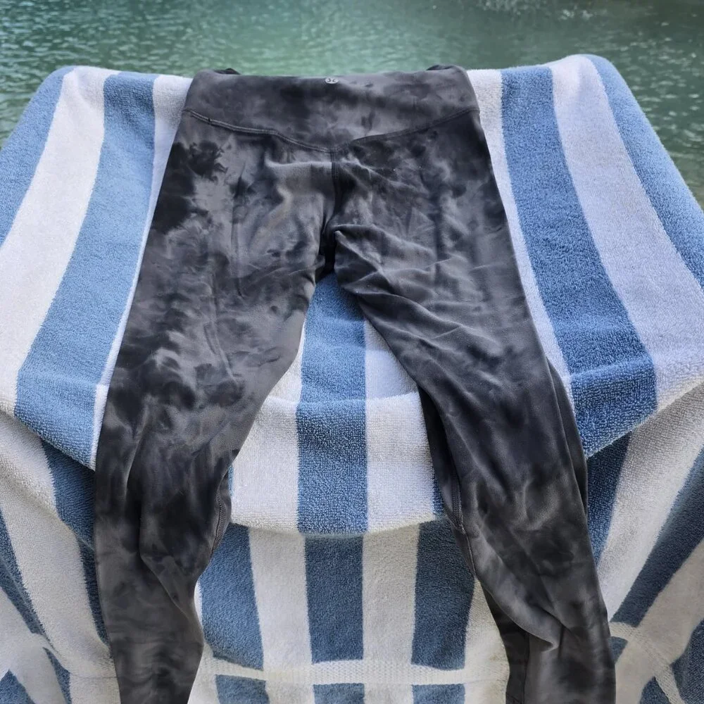 LuLulemon Align High-Rise Pants (25″ inseam) - Size 2 - Diamond Dye Pitch Grey - Picture 4 of 6